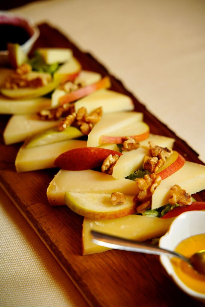 Dolce mela e noci con miele